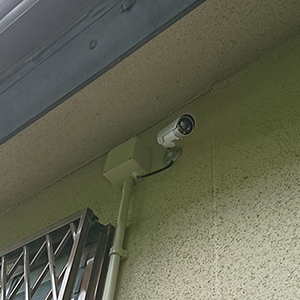 兵庫県西宮市　戸建て住宅　防犯カメラの取り付け工事（IPカメラ）